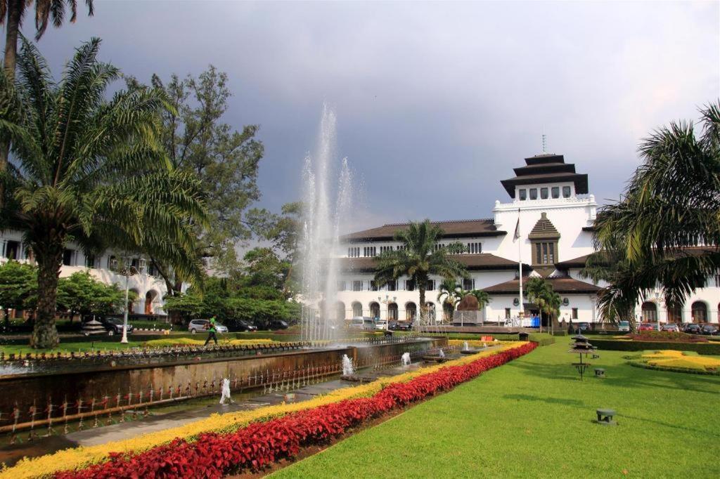 Hotel Cemerlang Bandung Eksteriør bilde