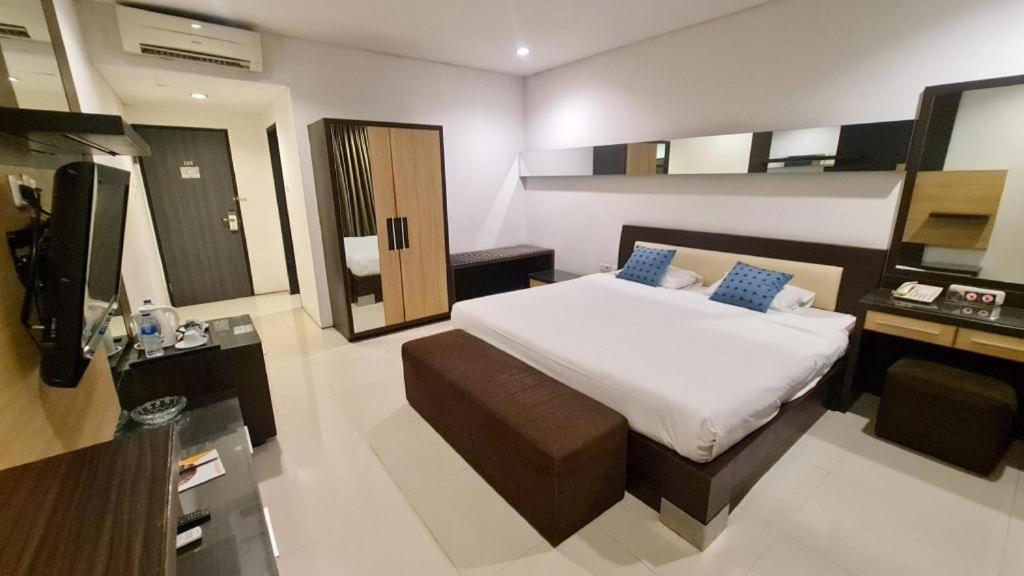 Hotel Cemerlang Bandung Eksteriør bilde
